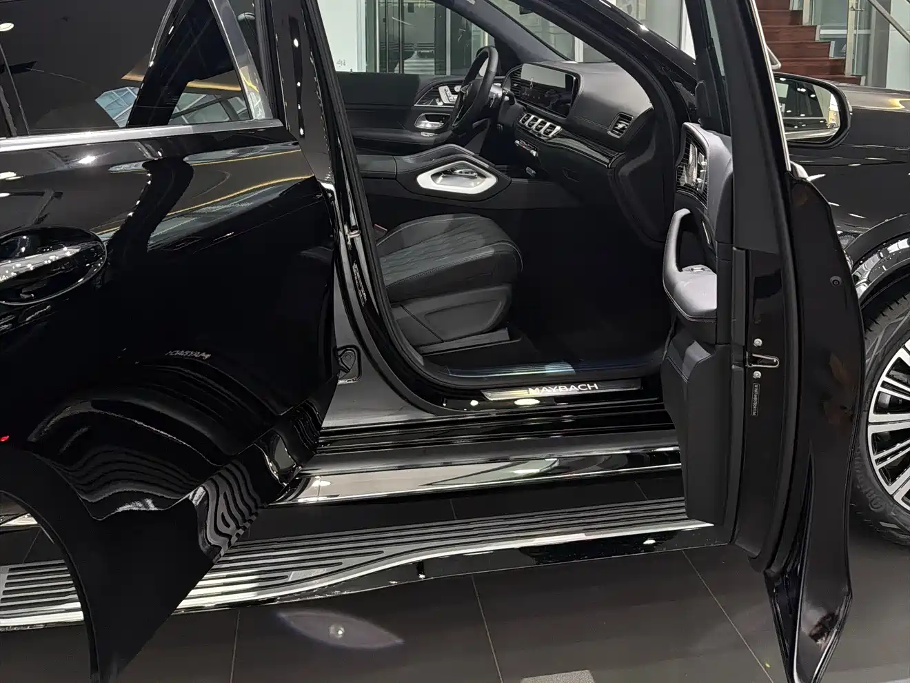Mercedes-Benz Maybach GLS 2026 GLS 480 4MATIC Liyi Edition фото 9
