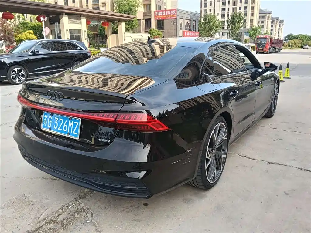 Audi A7L 2024 45 TFSI quattro Black Warrior Edition фото 2