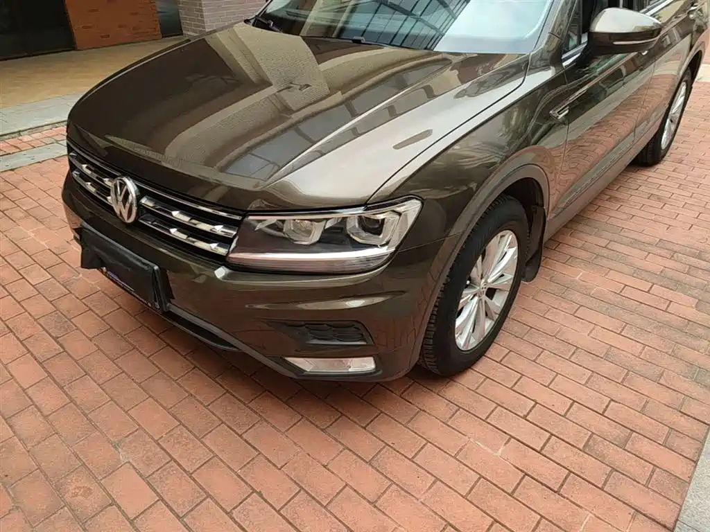 Volkswagen Tiguan L 2017 330TSI Automatic 2WD Trend Edition фото 24