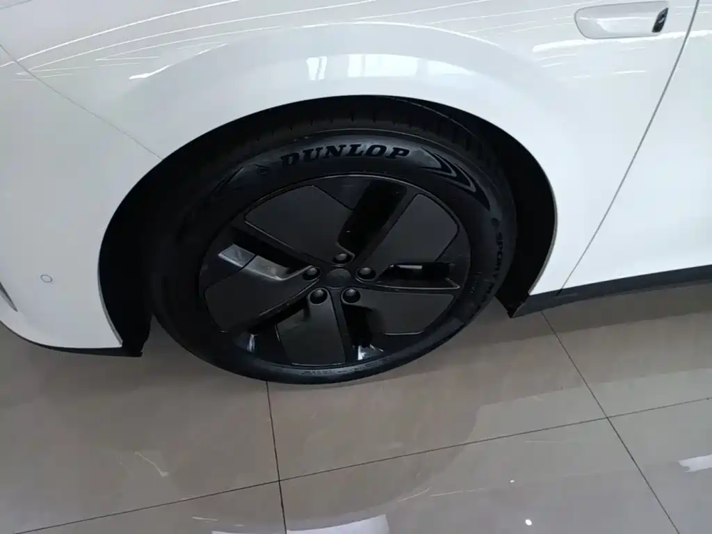 Li Auto i6 2026 2025 2WD Base Model