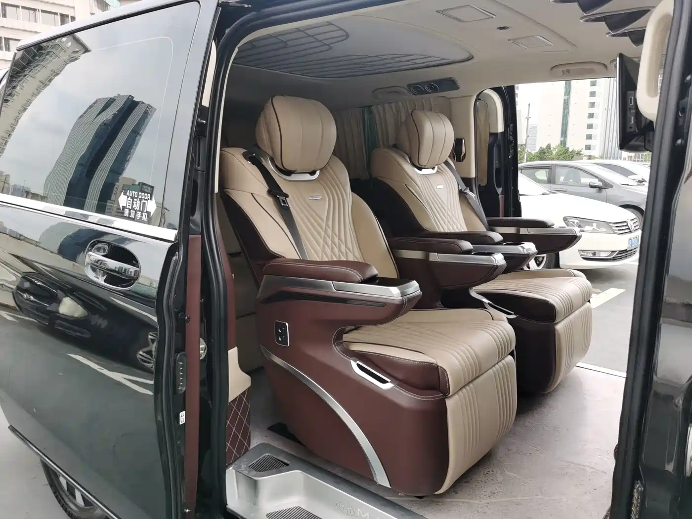 Mercedes-Benz Vito 2021 2.0T Business Edition 7-seater фото 7