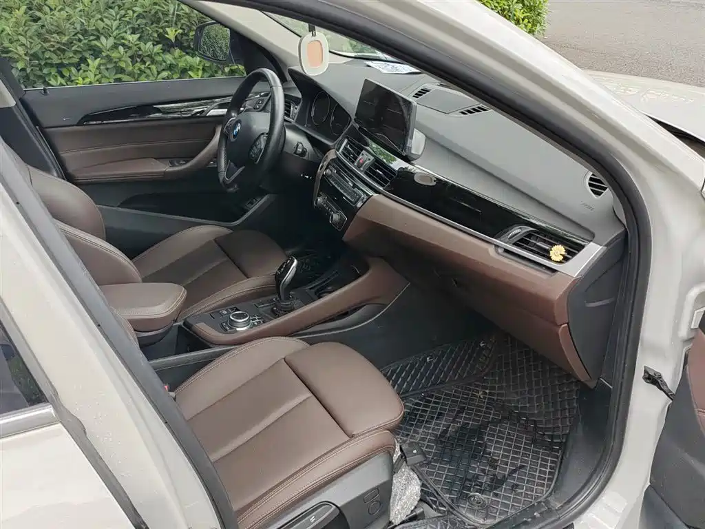 BMW X1 2021 sDrive20Li Fashion фото 8