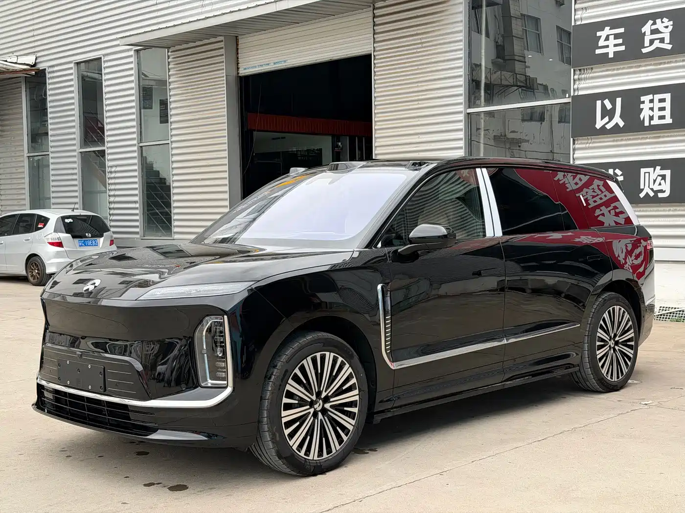 Nio ES9