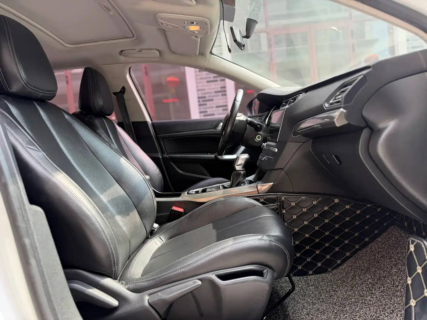 Peugeot 408 2016 1.6T Automatic Luxury Edition фото 10