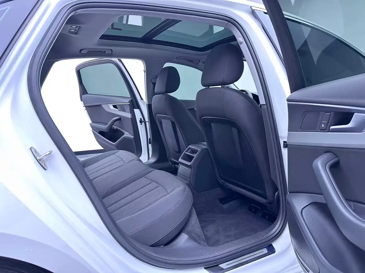 Audi A4L 2019 40 TFSI Progressive (China V) фото 16