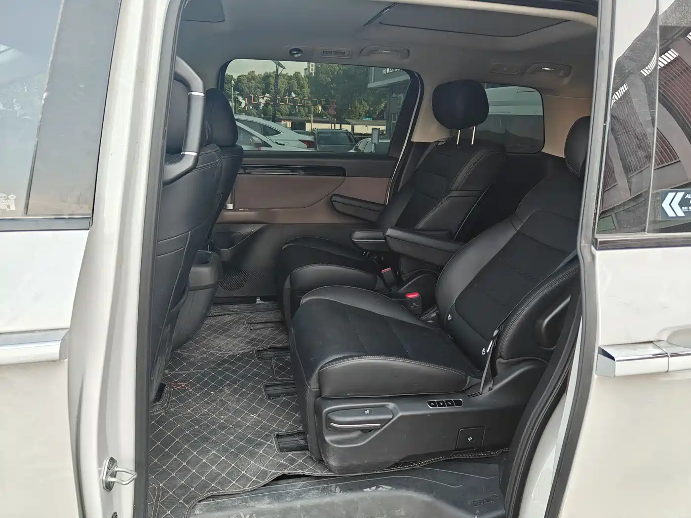 GAC Trumpchi Trumpchi E8 2024 Glory Series 2.0L Glory Edition фото 5
