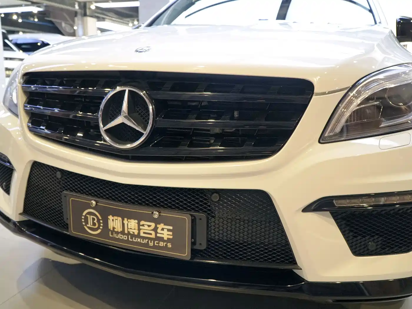 Mercedes-Benz M-Class AMG 2012 AMG ML 63 фото 20