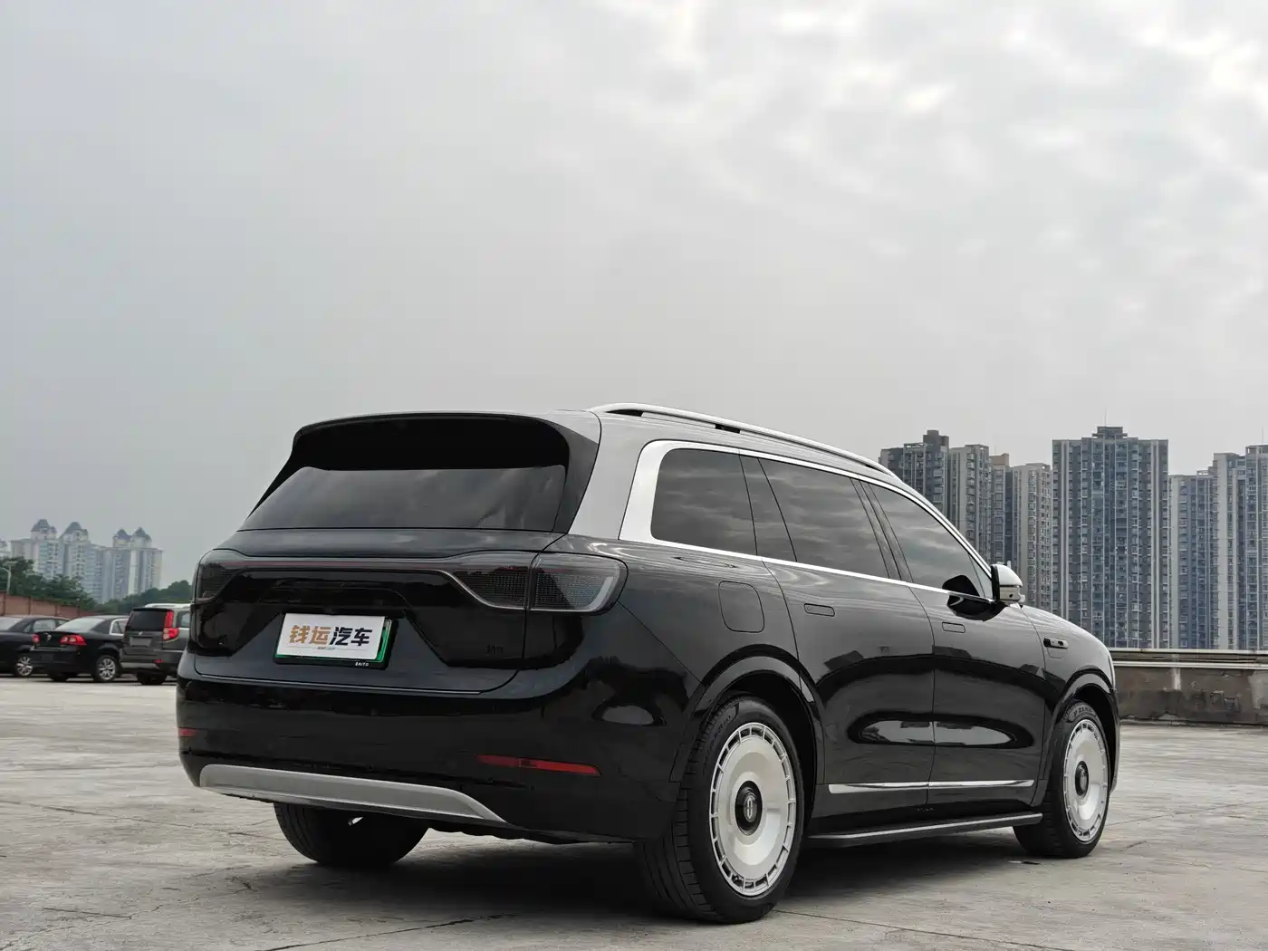 AITO Wenjie AITO M9 2024 Extended Range Ultra 42kWh 6-Seater фото 4
