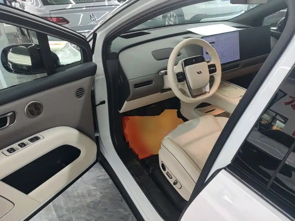 Li Auto i6 2026 2025 2WD Base Model