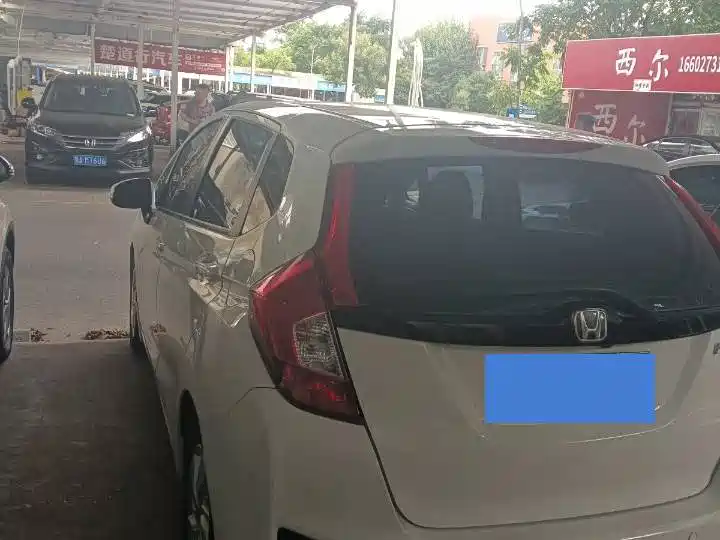 Фото 8 - Honda Fit