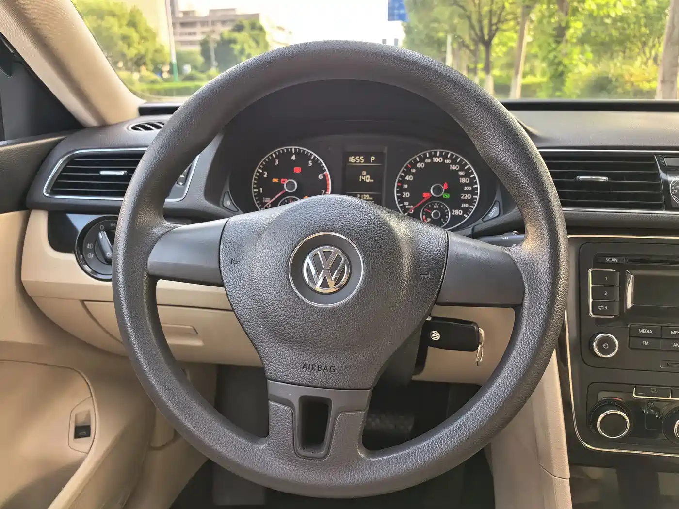Volkswagen Passat 2013 1.8TSI DSG Government Procurement Edition фото 11