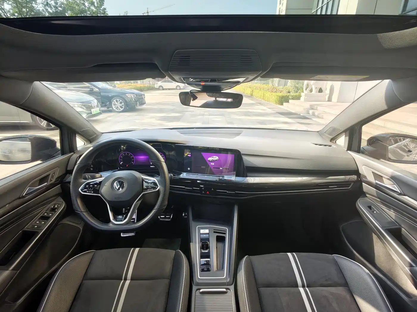 Volkswagen Golf 2021 280TSI DSG R-Line фото 30