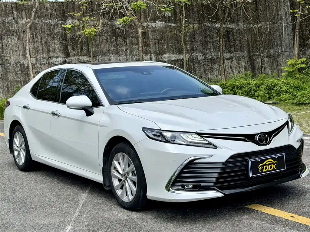 Toyota Camry 2023 2.0G Luxury Edition фото 3
