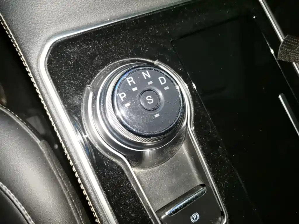 Фото 14 - Ford Edge