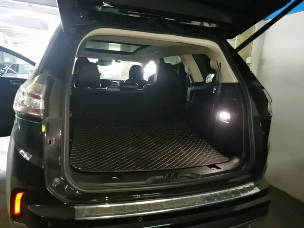 Фото 19 - Ford Edge