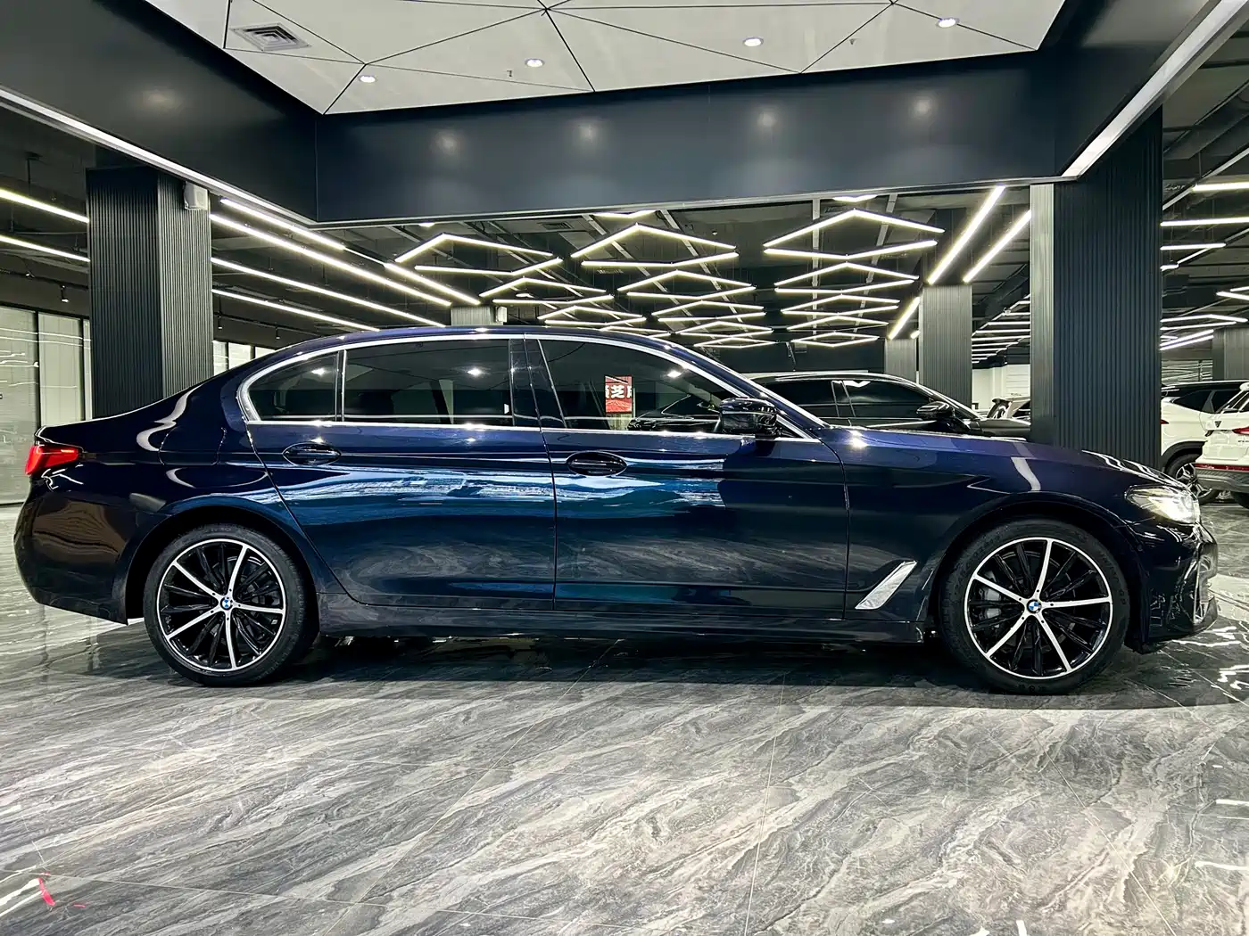BMW 5 Series 2021 530Li Premium Luxury Package фото 4