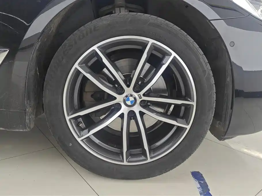 BMW 5 Series 2022 Model Second Facelift 525Li M Sport Package фото 6