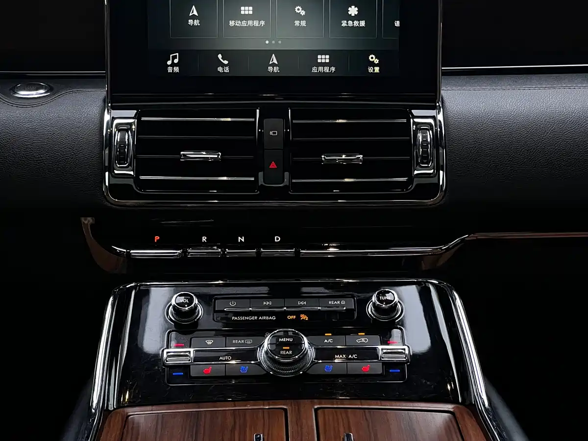 Lincoln Navigator 2019 3.5T Ultimate China VI фото 25