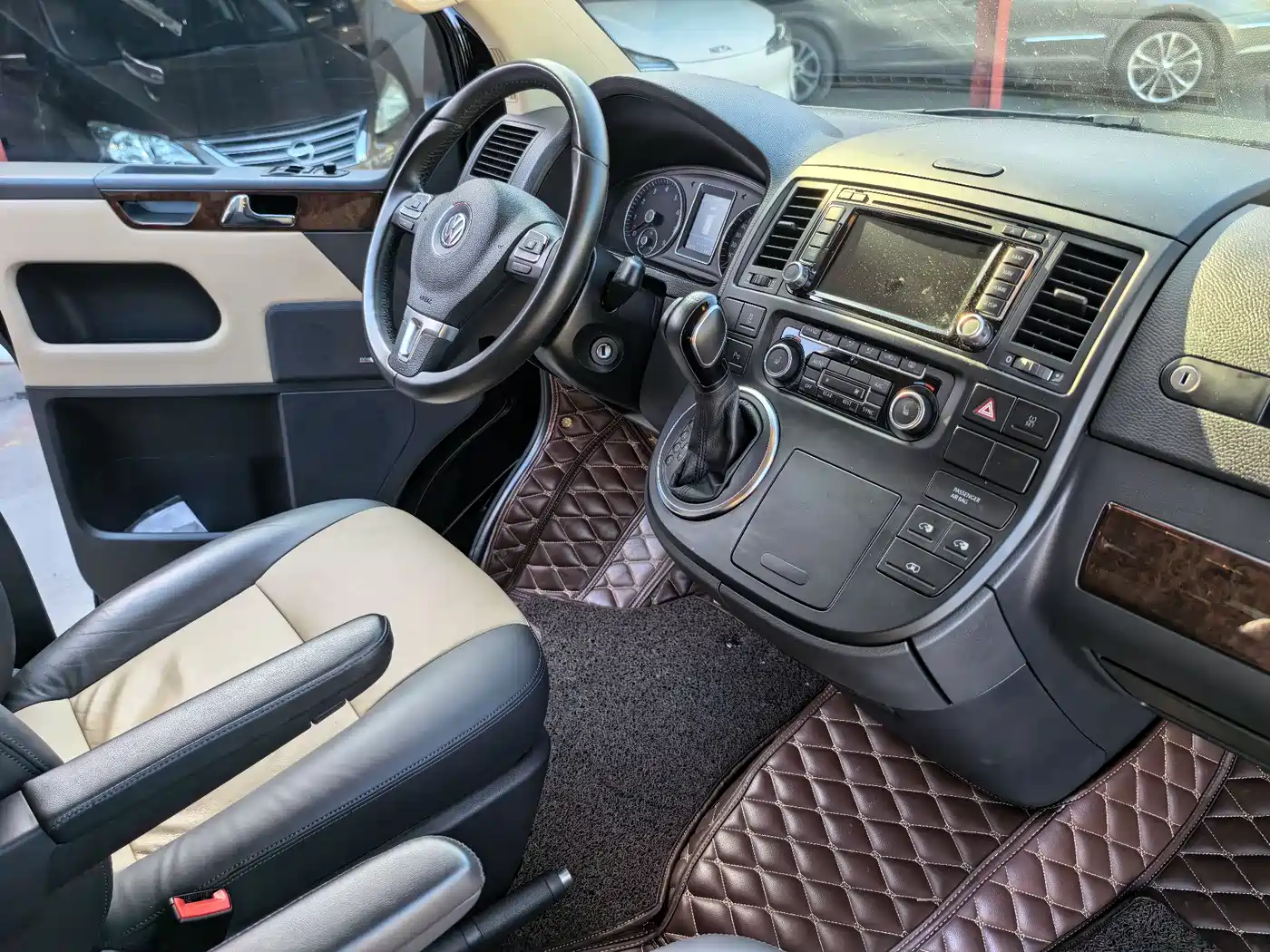 Volkswagen Multivan 2014 2.0TSI AWD Executive фото 7