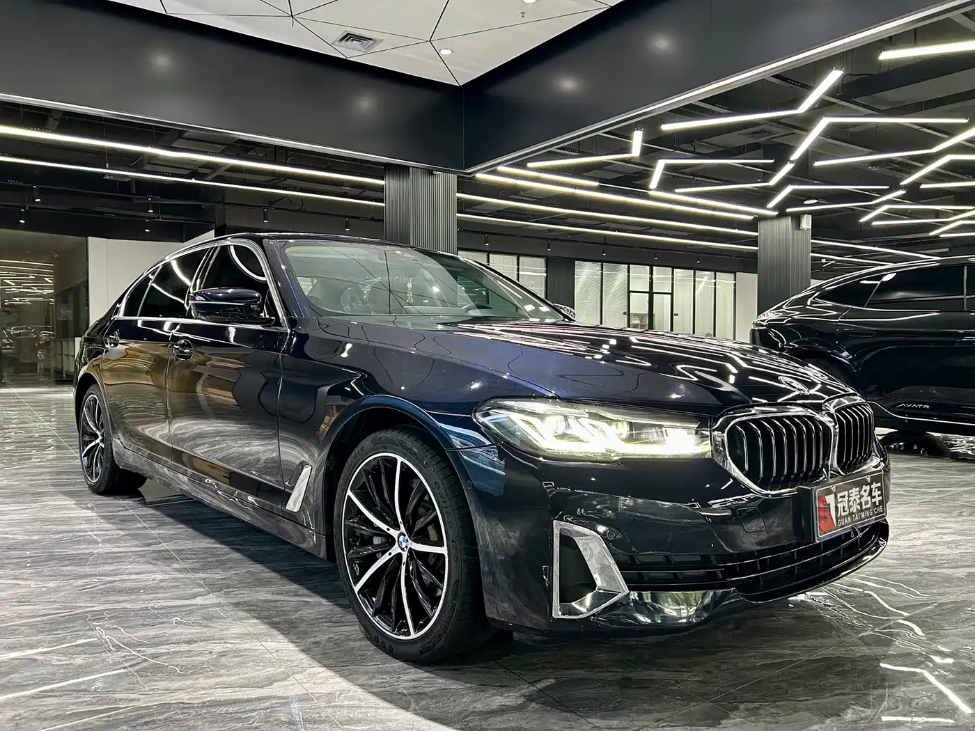 BMW 5 Series 2021 530Li Premium Luxury Package фото 3