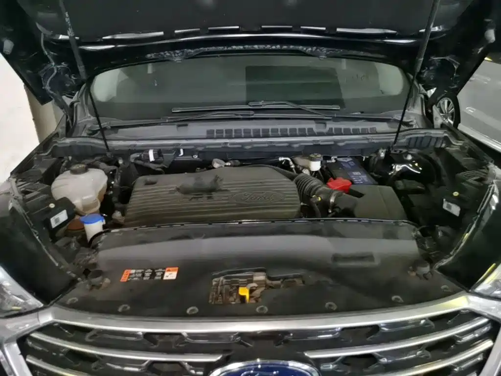 Фото 20 - Ford Edge