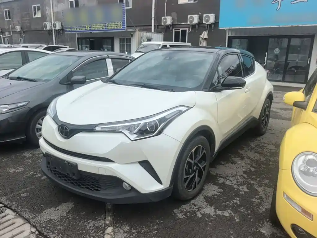 Фото 1 - Toyota C-HR