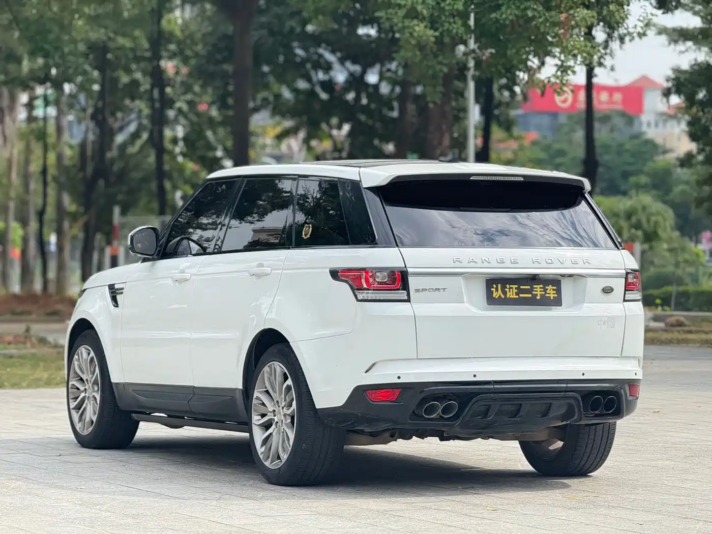 Land Rover Range Rover Sport 2016 Model 2.0 GTDi HSE фото 17