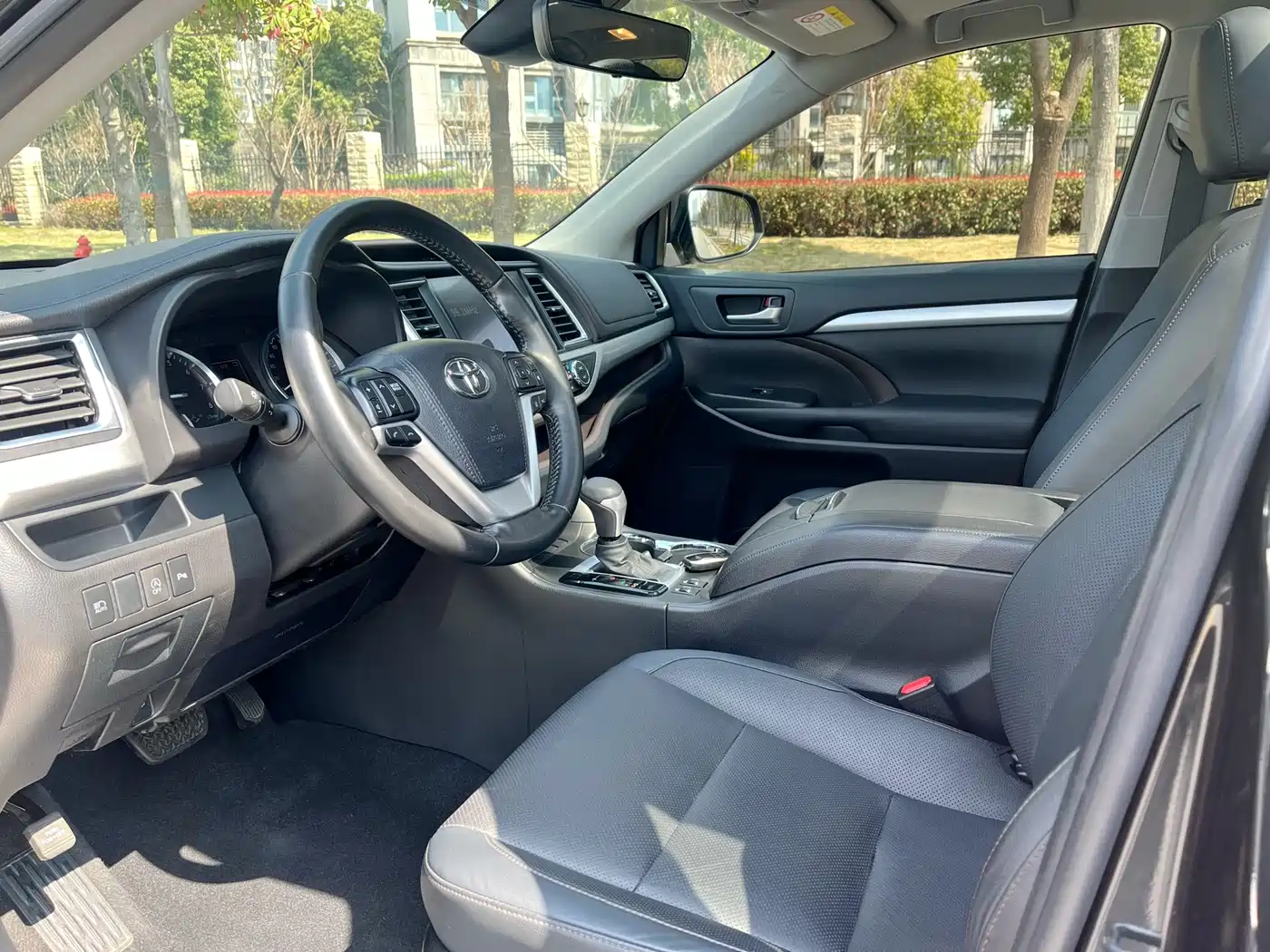 Toyota Highlander 2021 2.0T FWD Luxury 7-Seater фото 12