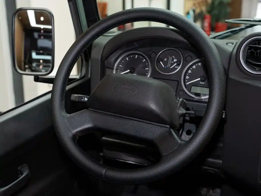 Фото 11 - Land Rover Defender