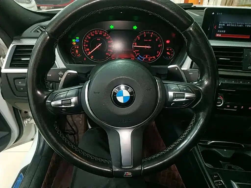 Фото 11 - BMW 3 Series