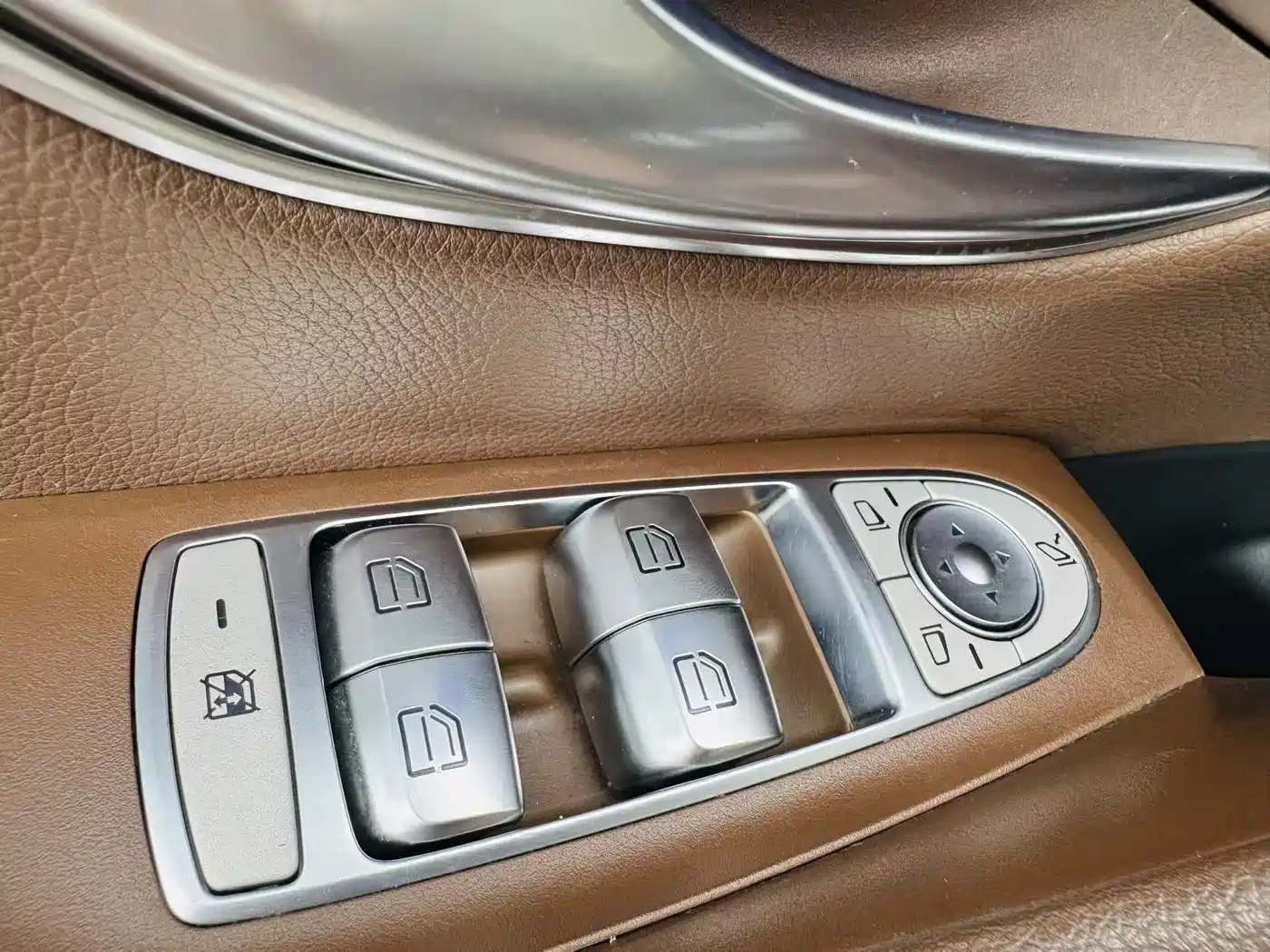 Mercedes-Benz E-Class 2016 E 200 L Sport Type фото 18