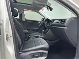 Фото 5 - Volkswagen T-ROC