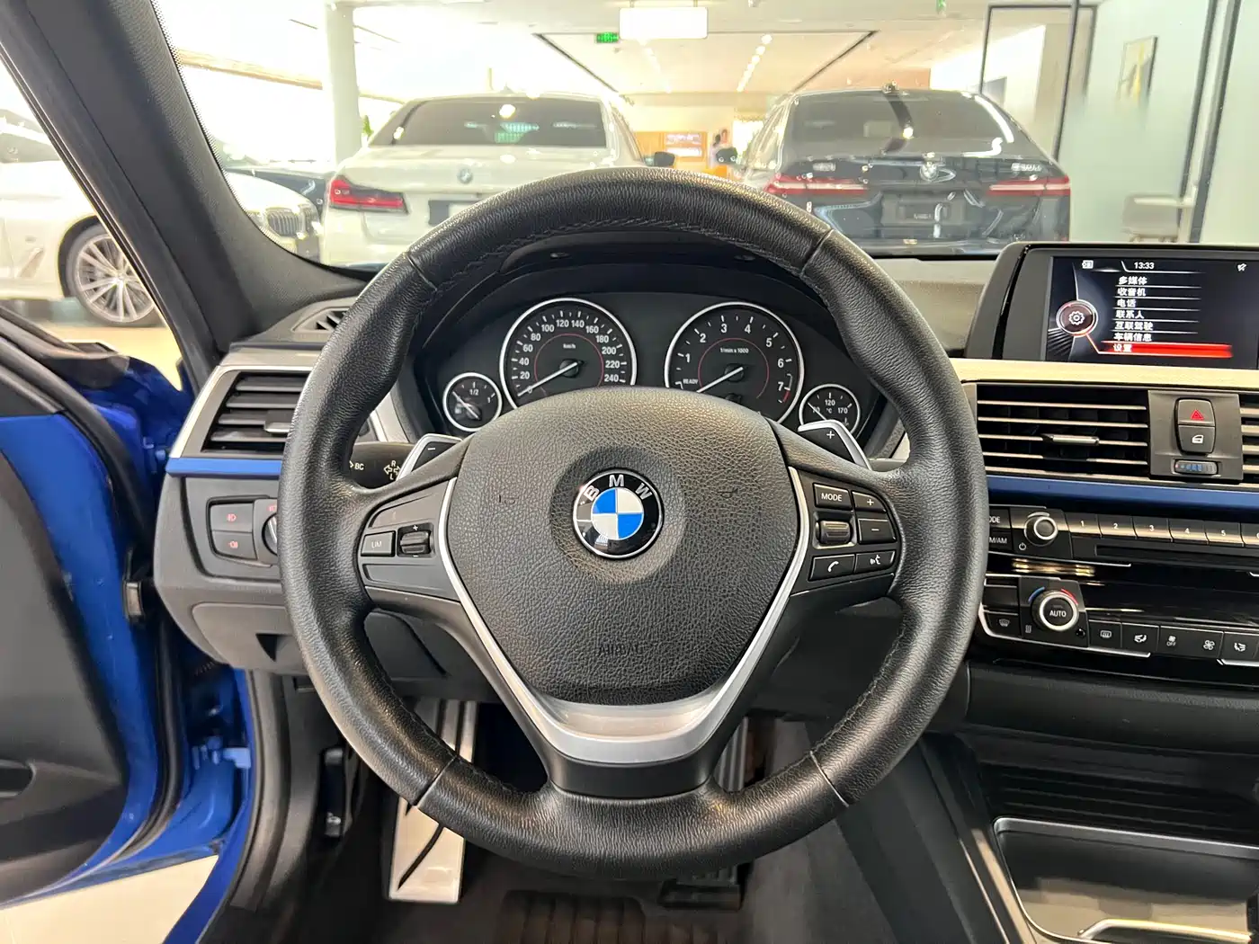 BMW 3 Series 2017 320i M Sport фото 11