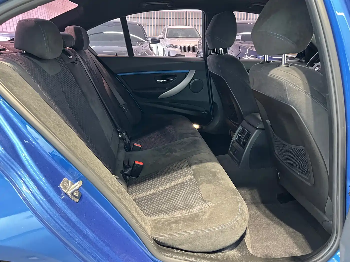 BMW 3 Series 2017 320i M Sport фото 15
