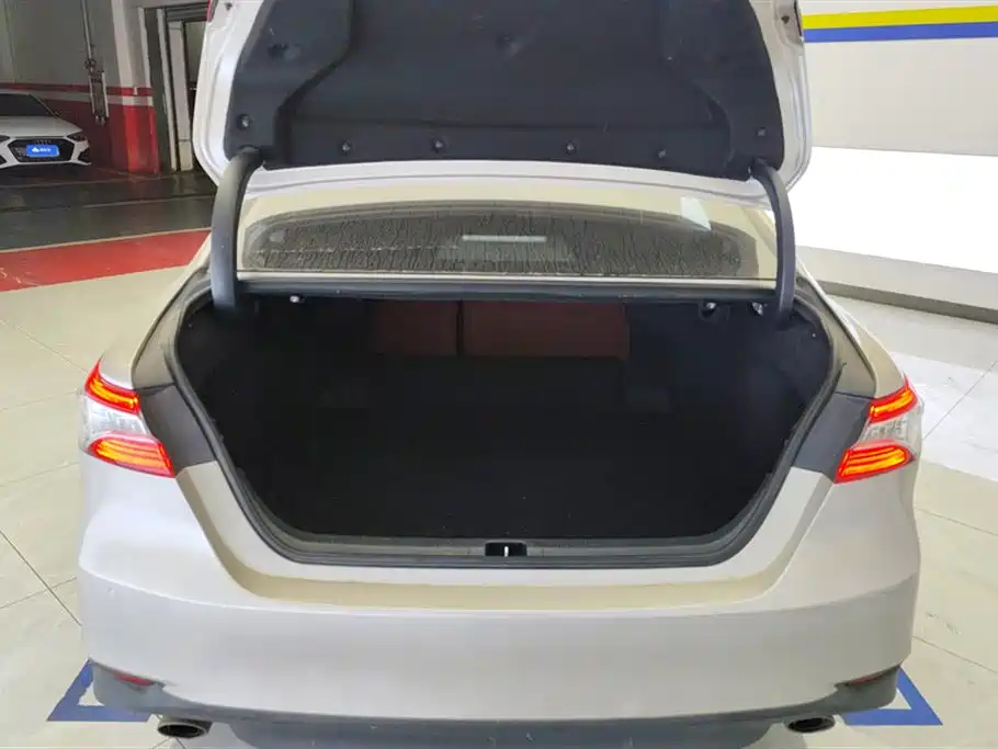 Toyota Camry 2021 2.5G Luxury Edition фото 4
