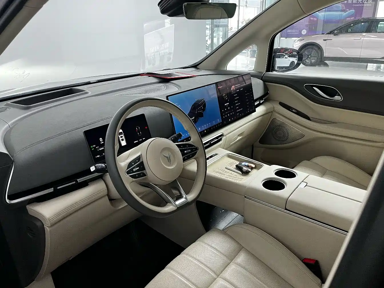 Voyah Auto Voyah Dreamer 2025 PHEV 4WD Kunpeng Premium Edition фото 14