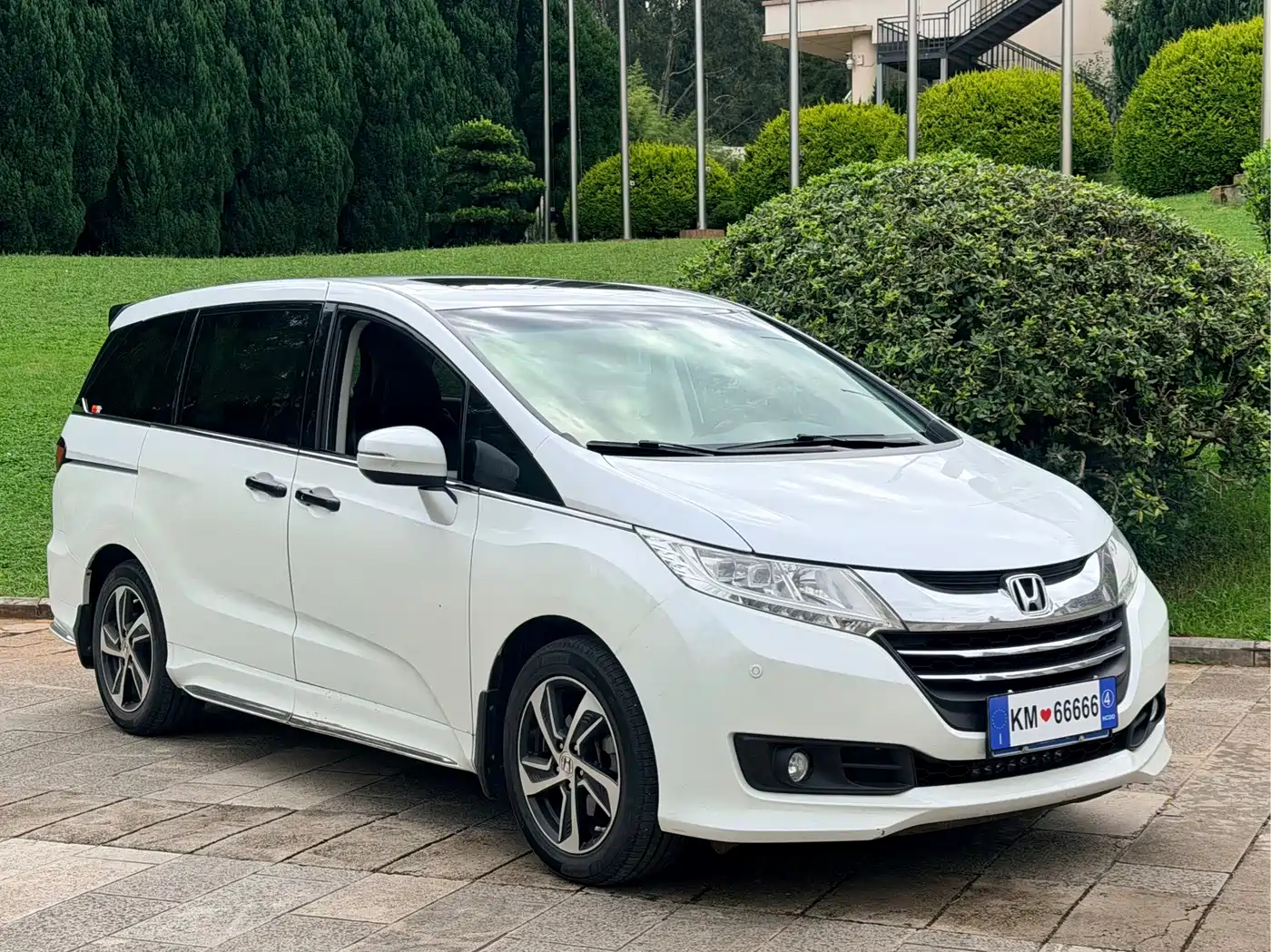 Фото 3 - Honda Odyssey