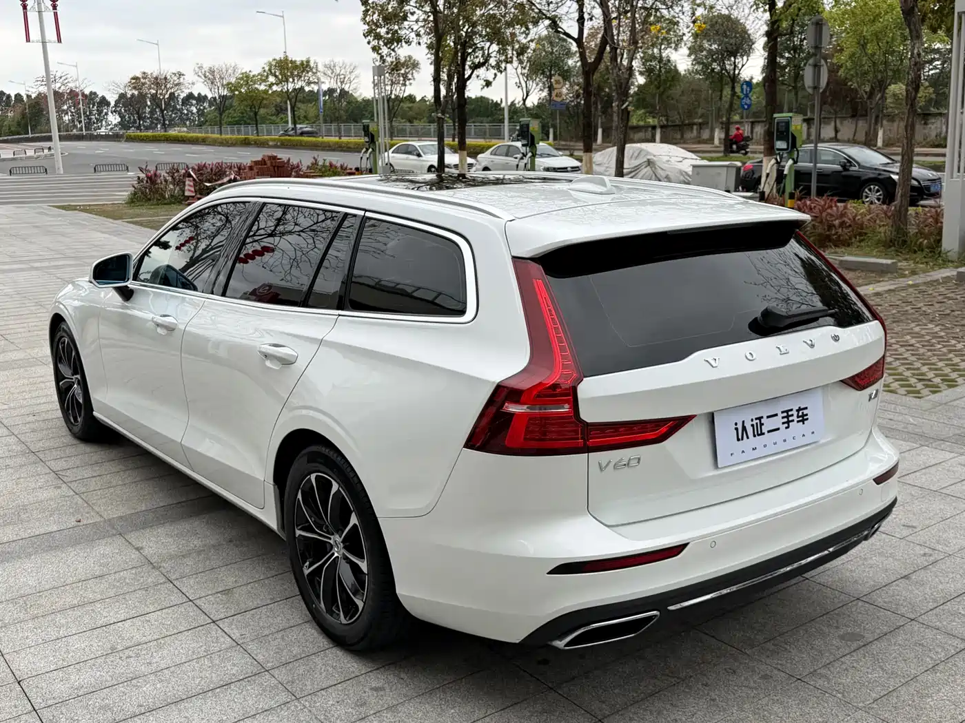 Volvo V60 2020 T4 Momentum Luxury фото 9
