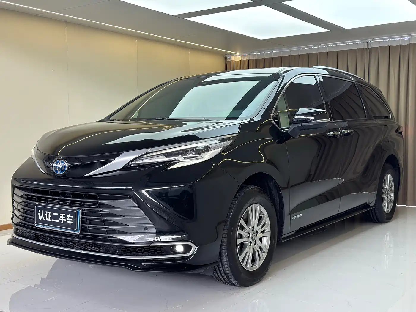 Toyota Sienna 2021 2.5L Hybrid Luxury Edition