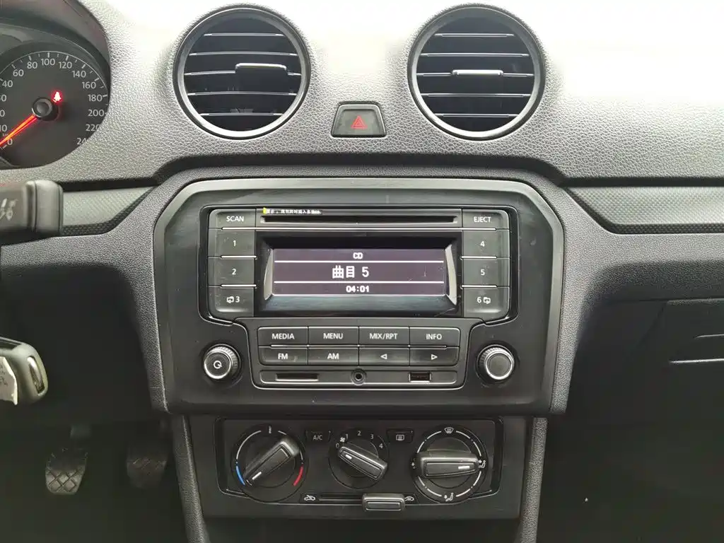 Volkswagen Jetta 2015 Value Edition 1.6L Manual Fashion фото 12