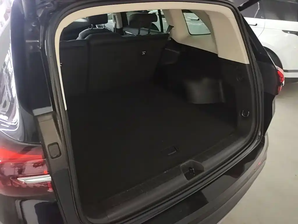 Фото 19 - Buick Envision Plus