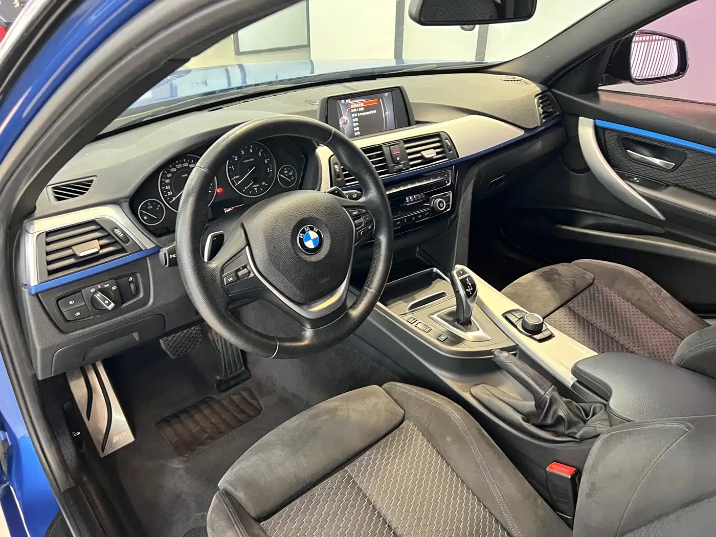 BMW 3 Series 2017 320i M Sport фото 6