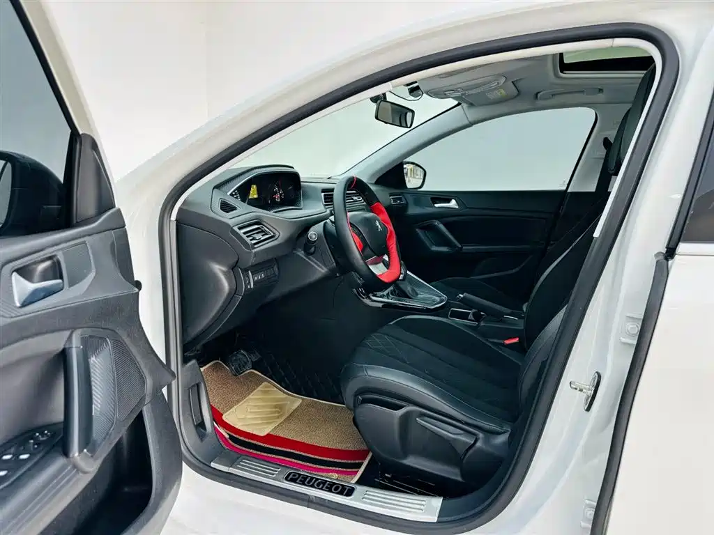 Peugeot 308 2016 230THP Automatic Luxury фото 13