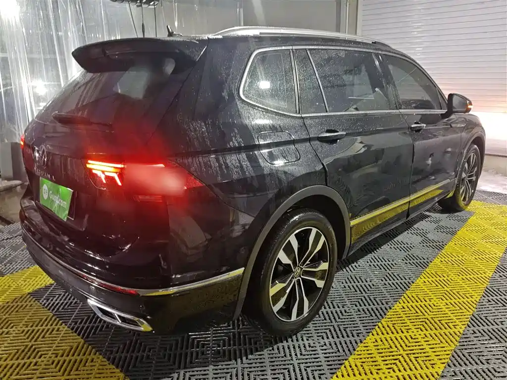 Volkswagen Tiguan L 2024 330TSI Automatic 2WD R-Line Premium Enjoyment Edition фото 6
