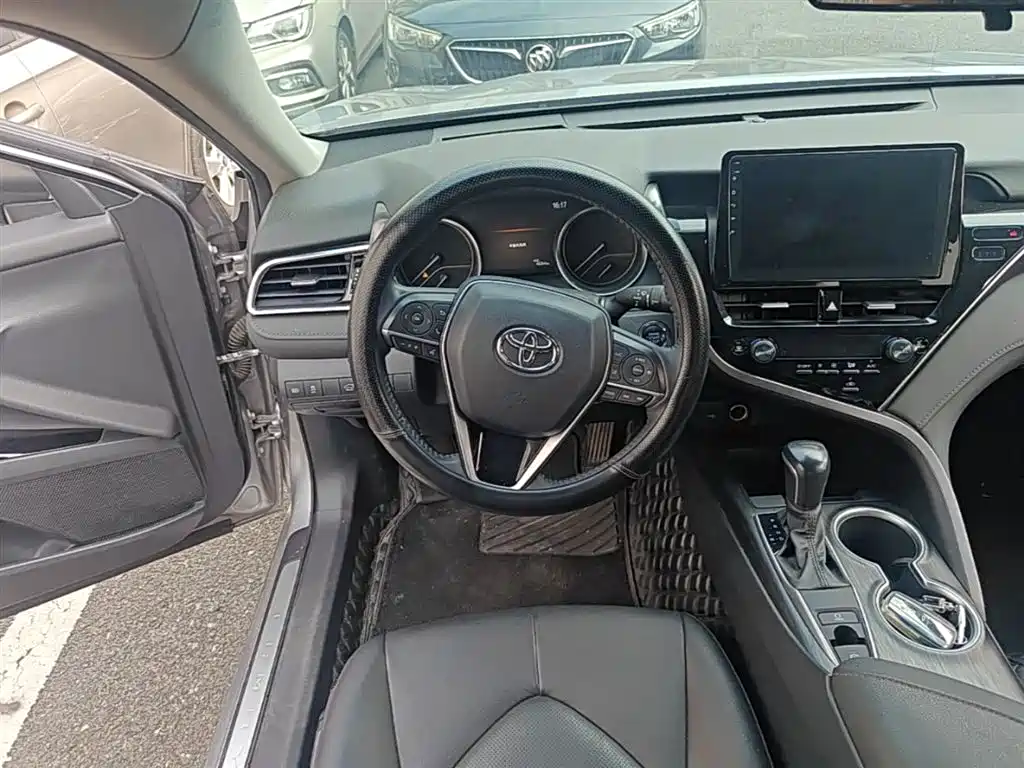 Toyota Camry 2021 2.0G Luxury Edition фото 11
