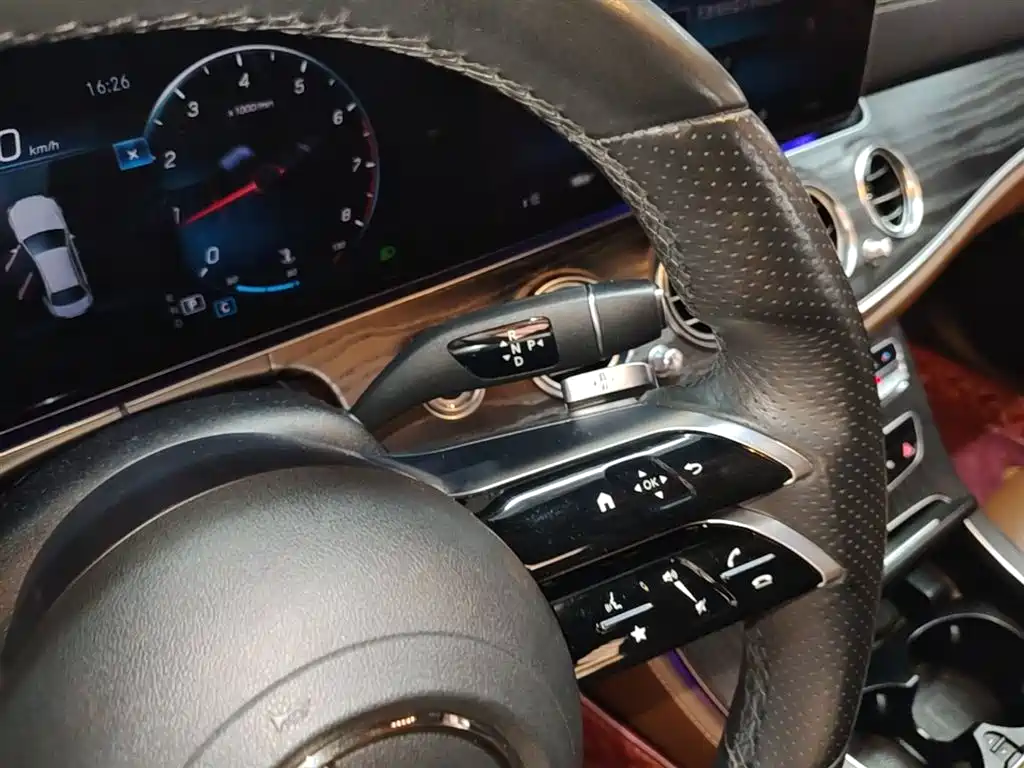 Mercedes-Benz E-Class 2021 E 300 L Sport Fashion фото 14
