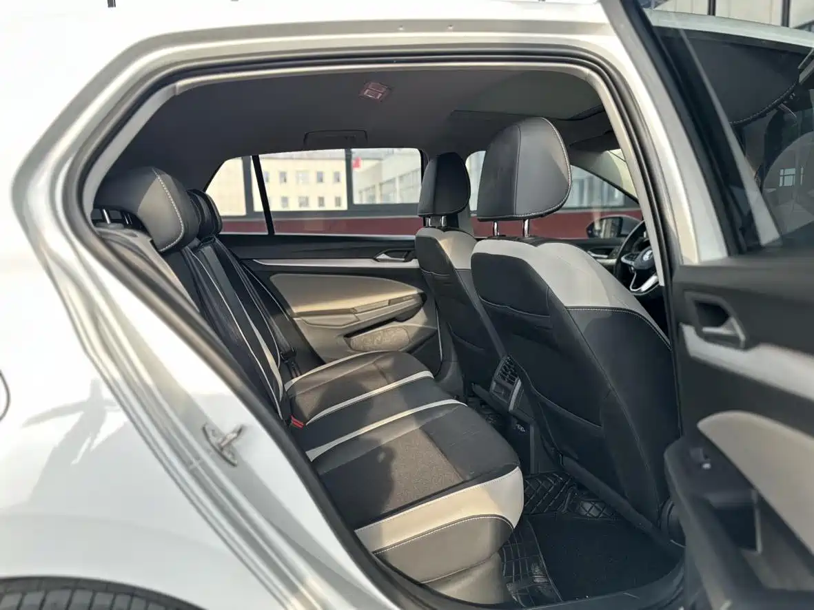 Volkswagen Golf 2023 280TSI DSG Pro фото 11