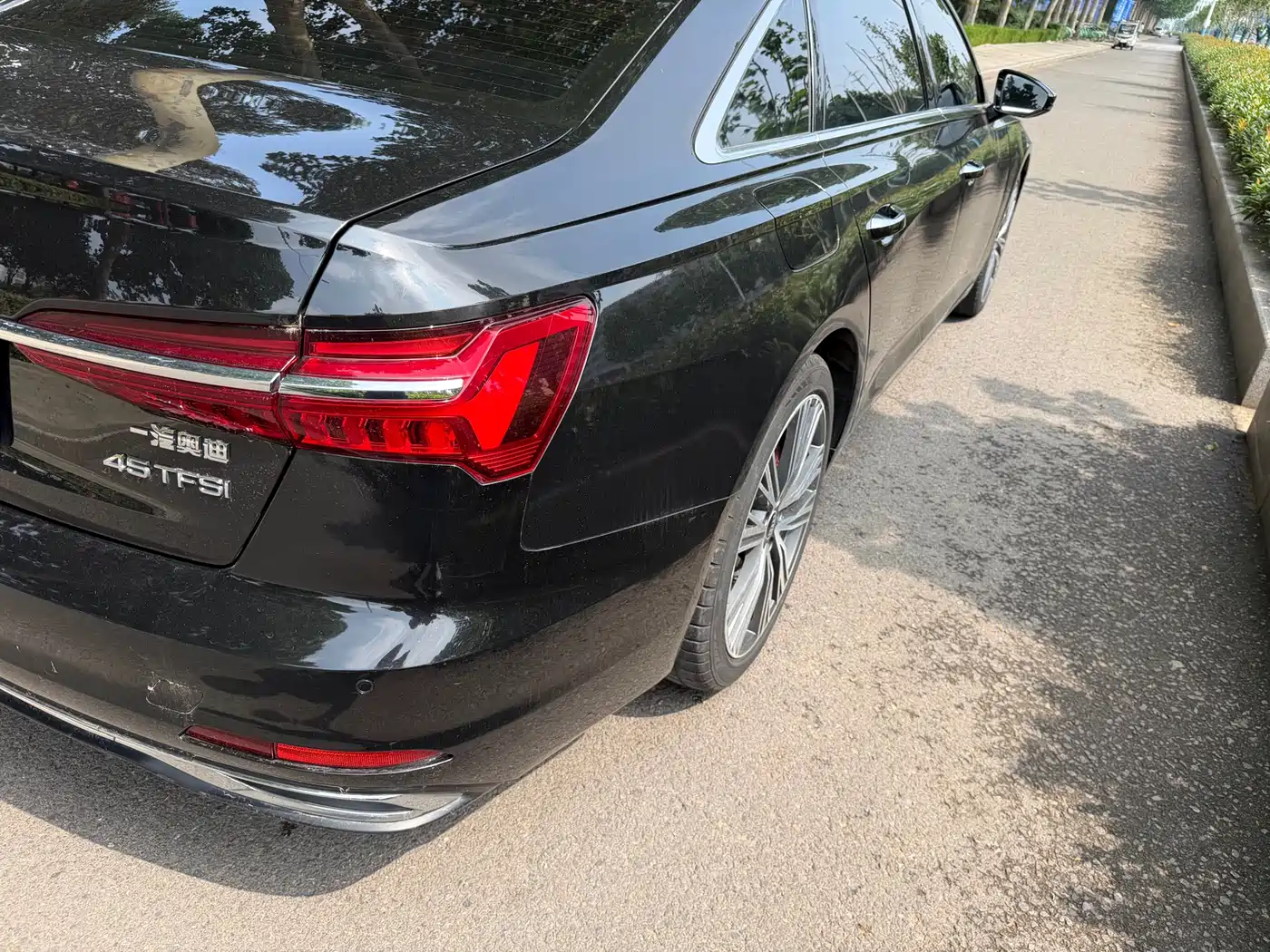 Фото 13 - Audi A6L