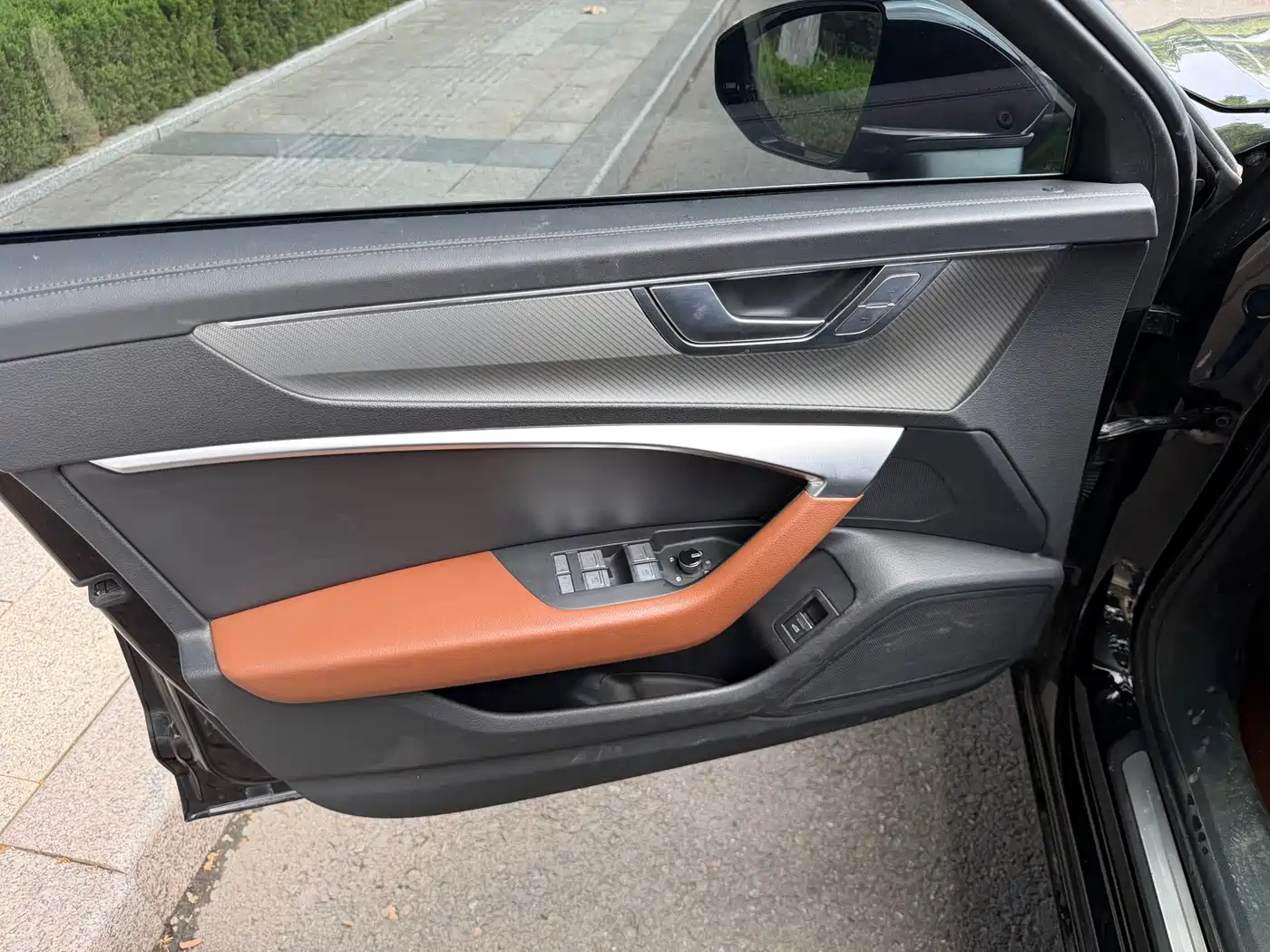 Фото 6 - Audi A6L