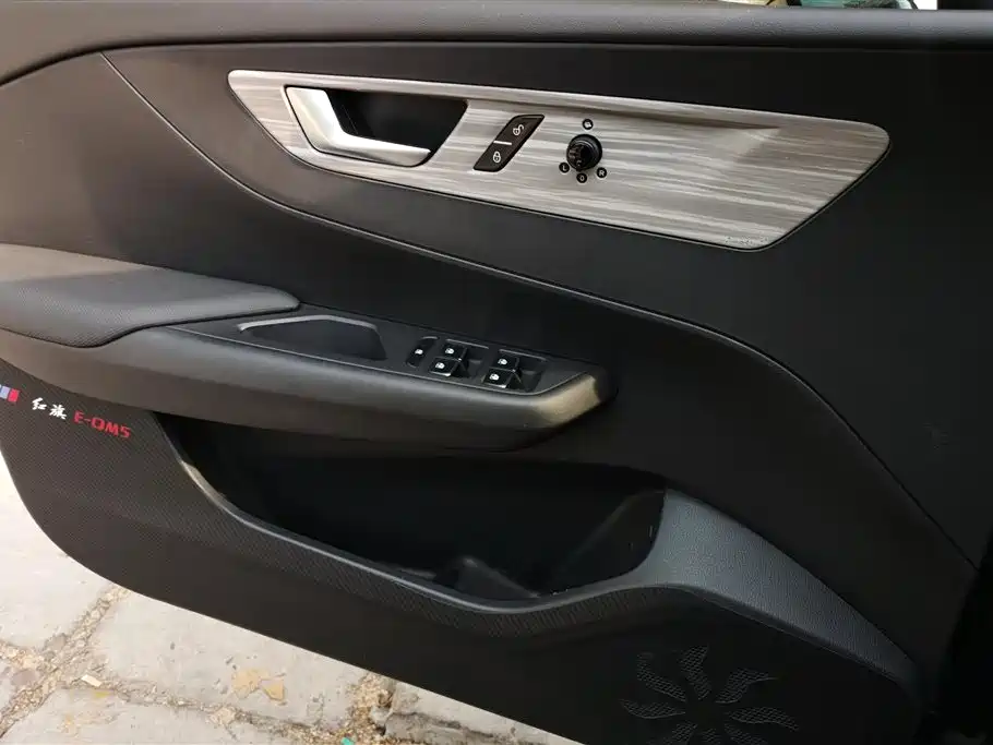 Hongqi E-QM5 2023 620km PLUS фото 7